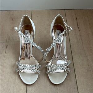 Badgley Mischka Ivory Crystal Embellished Heels